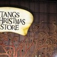 A l&rsquo;approche de cette fin d&rsquo;année, tous les centres commerciaux et immeubles de bureaux de Singapour se sont mis aux aux couleurs de Noël. On a donc droit à de...