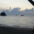 Weekend à Tioman (Malaisie) Destination privilégiée des weekends de dernière minute par sa proximité avec Singapour, Tioman est une très belle île située au large de la Malaisie Occidentale. Aller à Tioman 2 options...