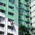 Aujourd&rsquo;hui sur Facebook a été mise en ligne extrêmement choquante. On y voit une jeune chinoise de 23 ans mettre fin à ses jours en se jetant du 16ème étage de son HDB...